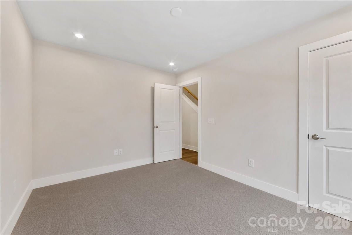 6016 Pivot Court — Charlotte