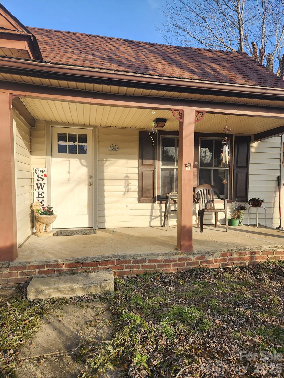 110 E Price Street — Hendersonville