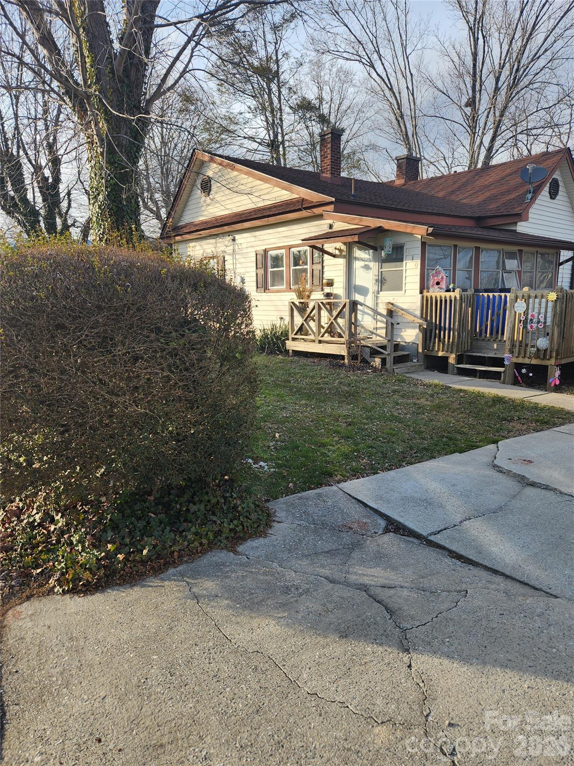 110 E Price Street — Hendersonville