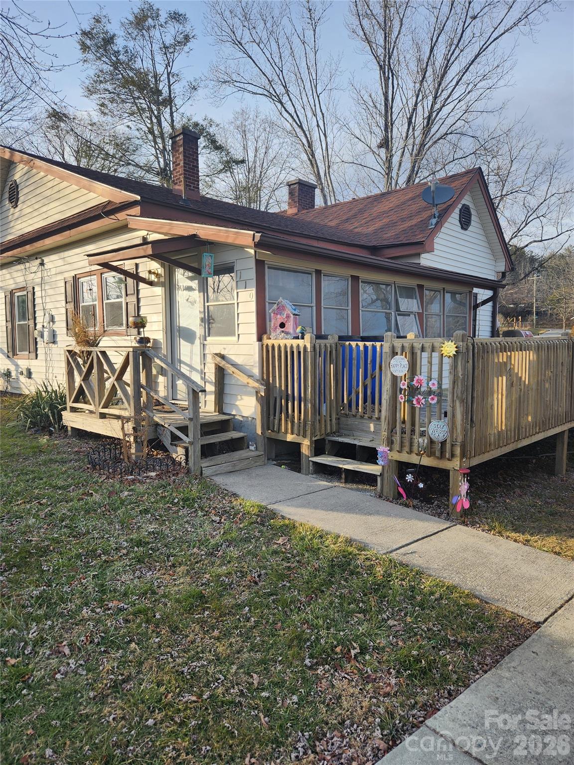 110 E Price Street — Hendersonville