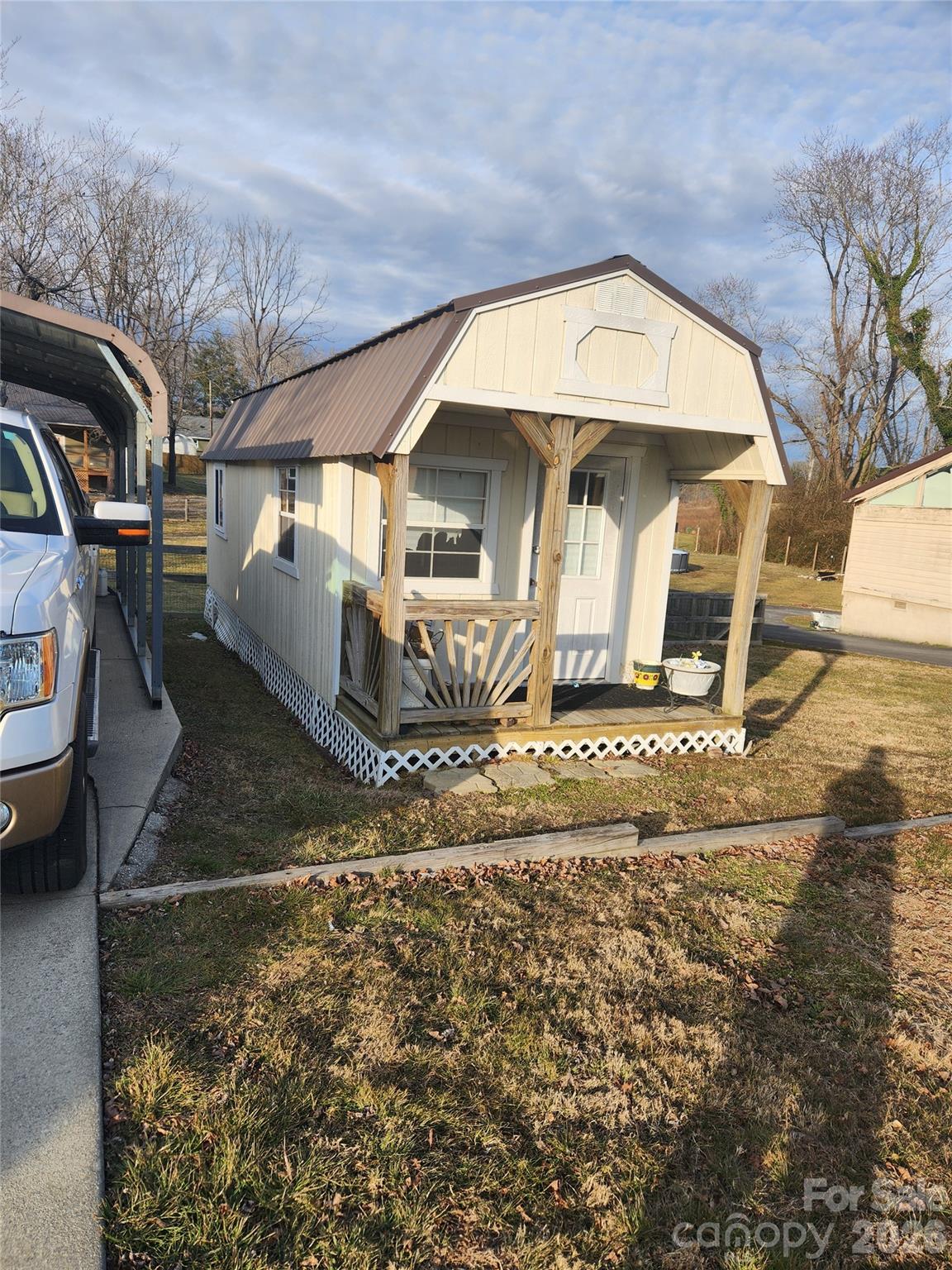 110 E Price Street — Hendersonville