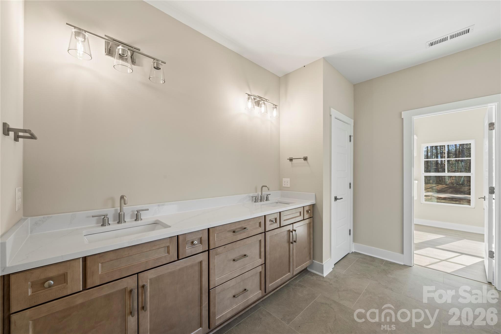 2592 Moon Creek Lane #22 — Clover