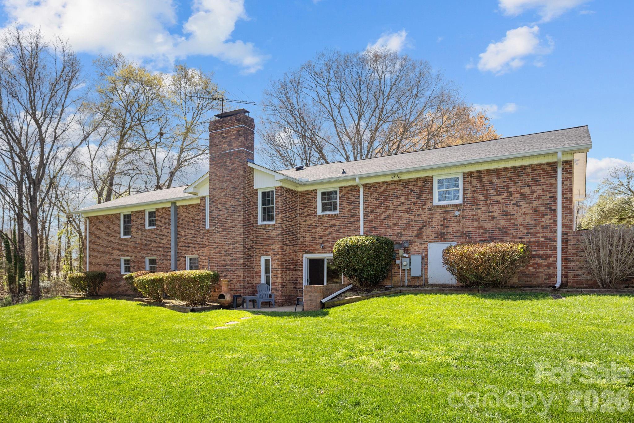3039 Longwood Drive — Shelby