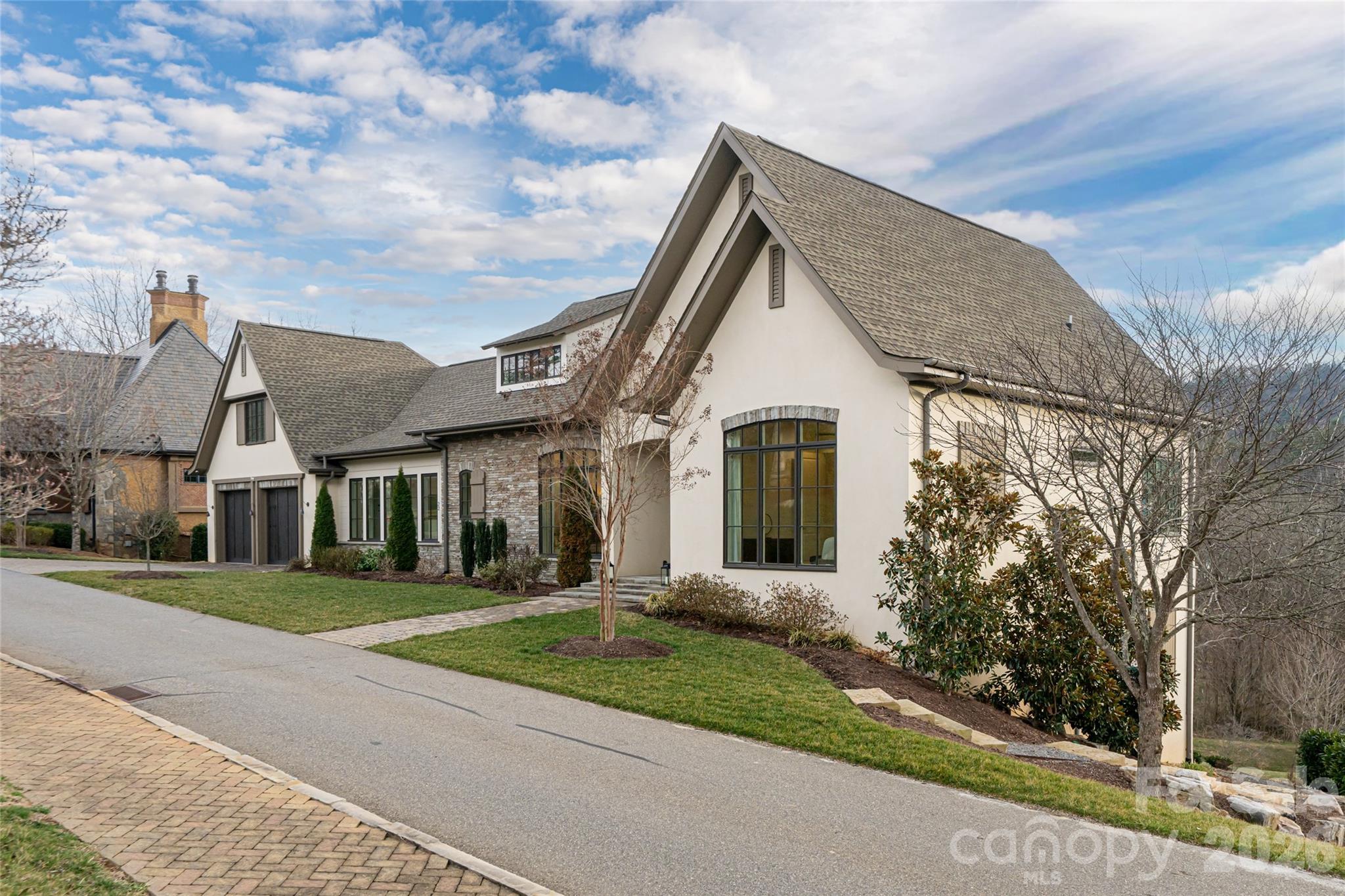 22 Snap Dragon Court — Asheville