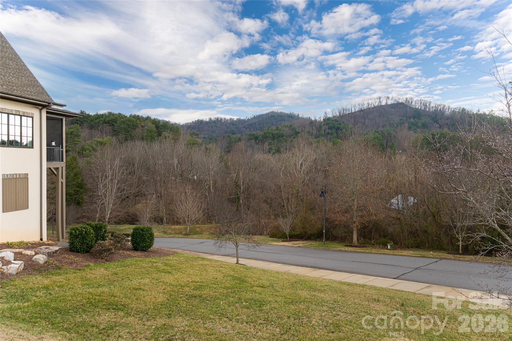 22 Snap Dragon Court — Asheville