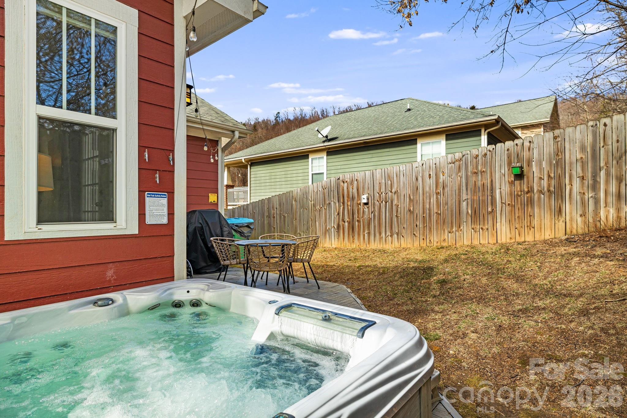17 Byrdcliffe Lane — Asheville