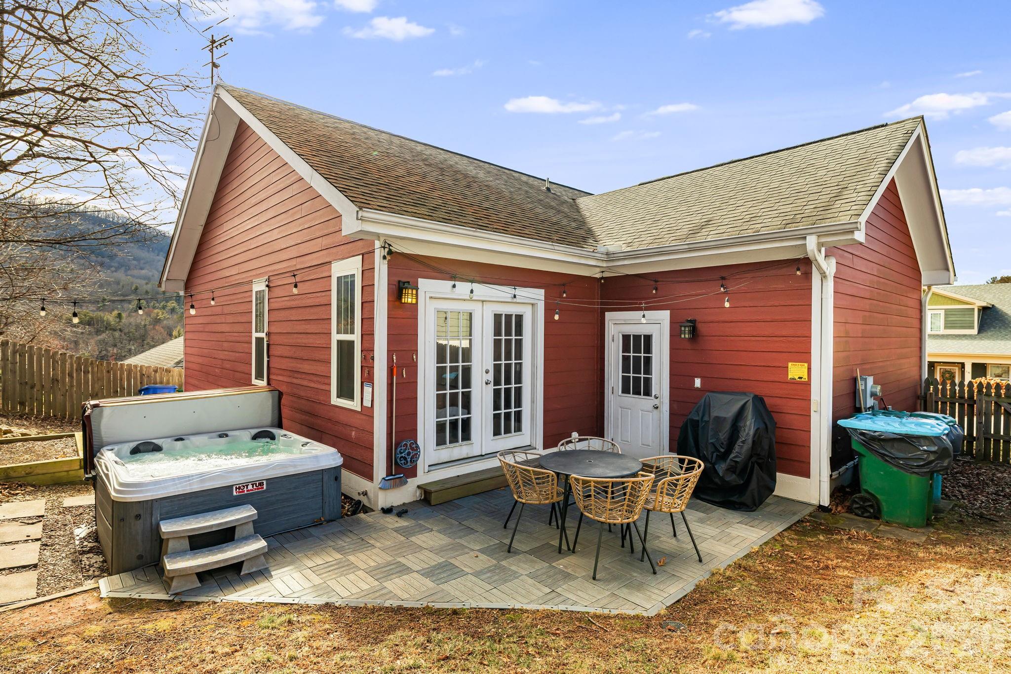 17 Byrdcliffe Lane — Asheville