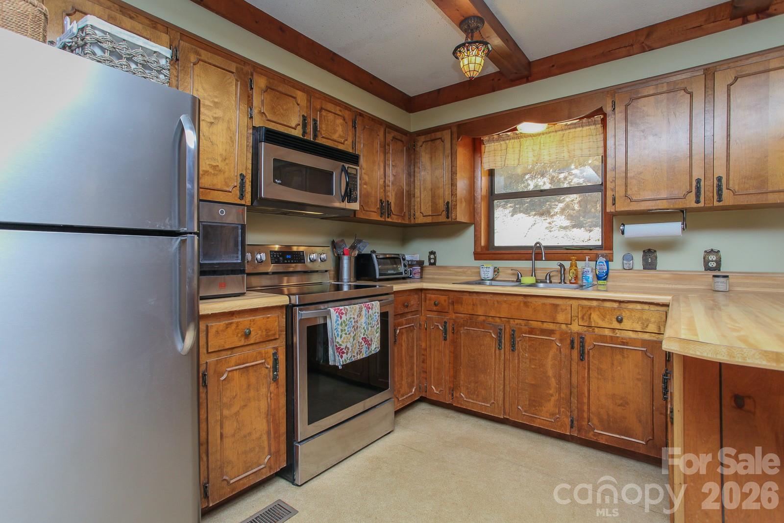 146 W Stecoah Heights — Robbinsville