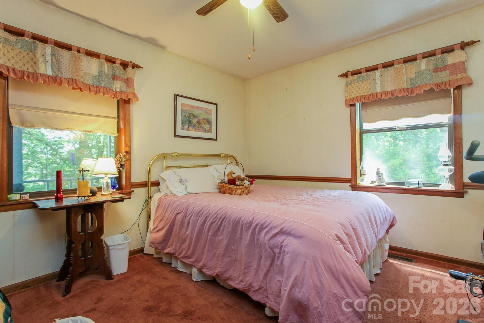 146 W Stecoah Heights — Robbinsville