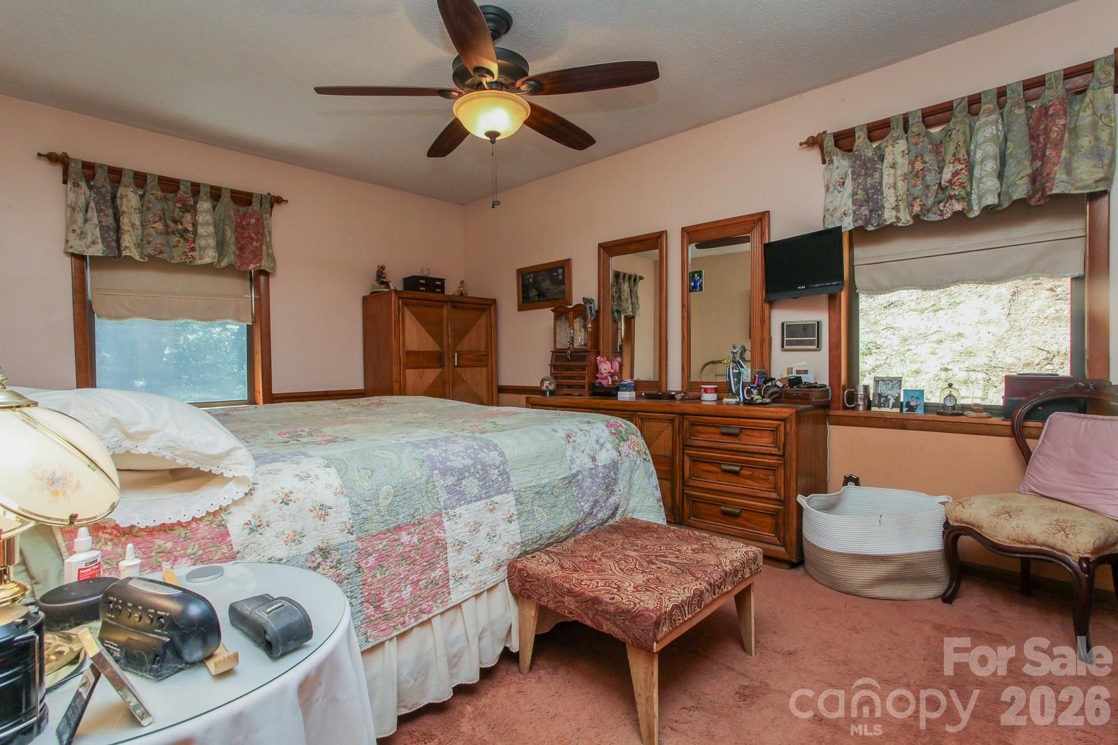 146 W Stecoah Heights — Robbinsville