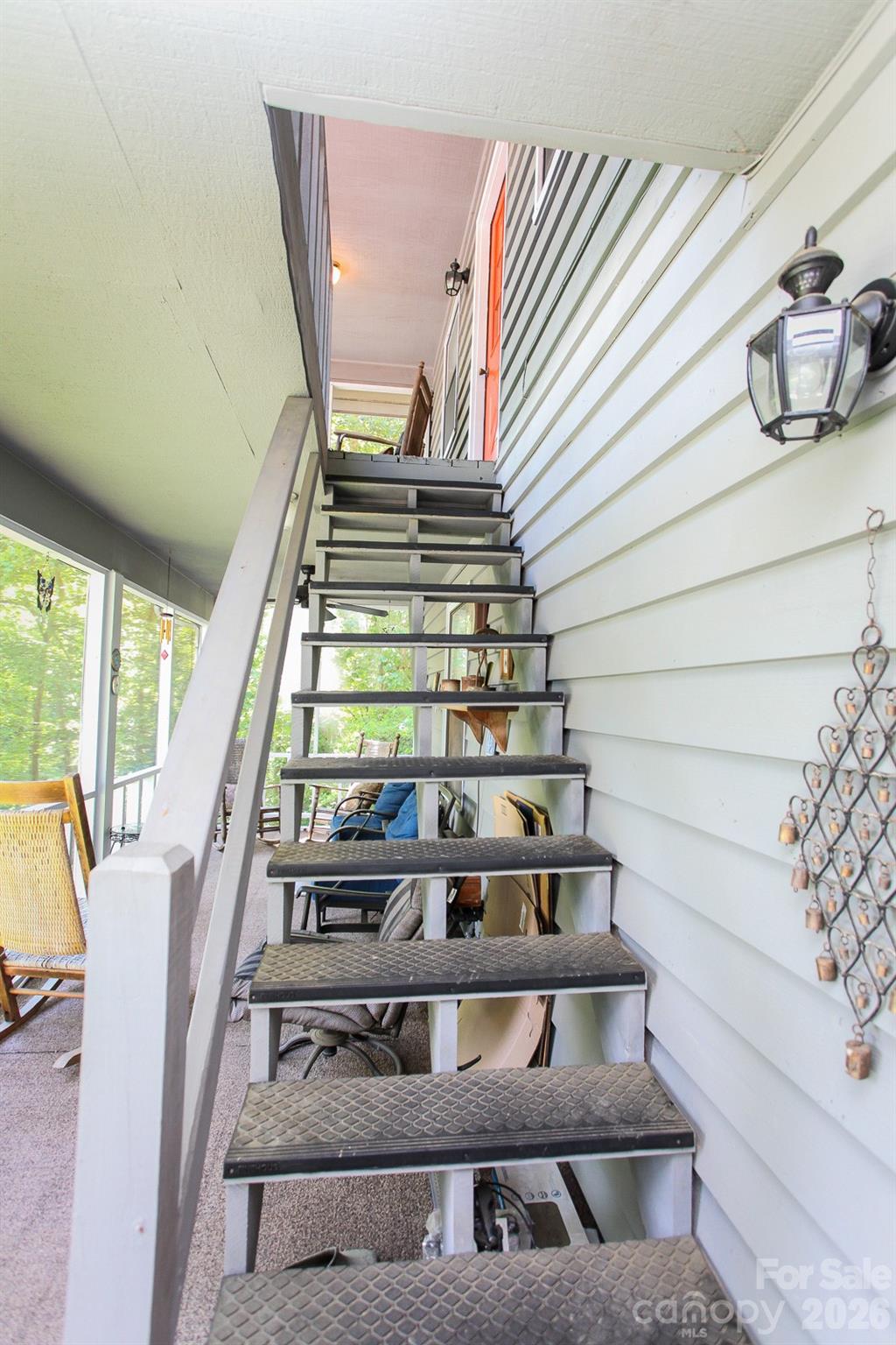 146 W Stecoah Heights — Robbinsville