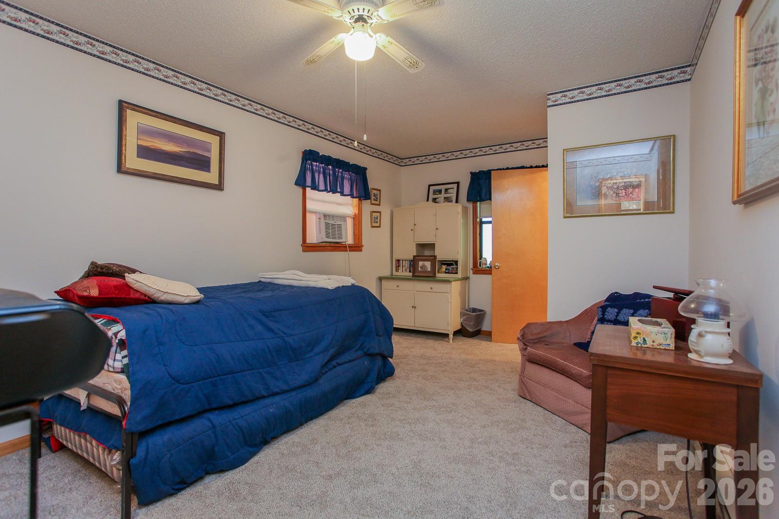 146 W Stecoah Heights — Robbinsville
