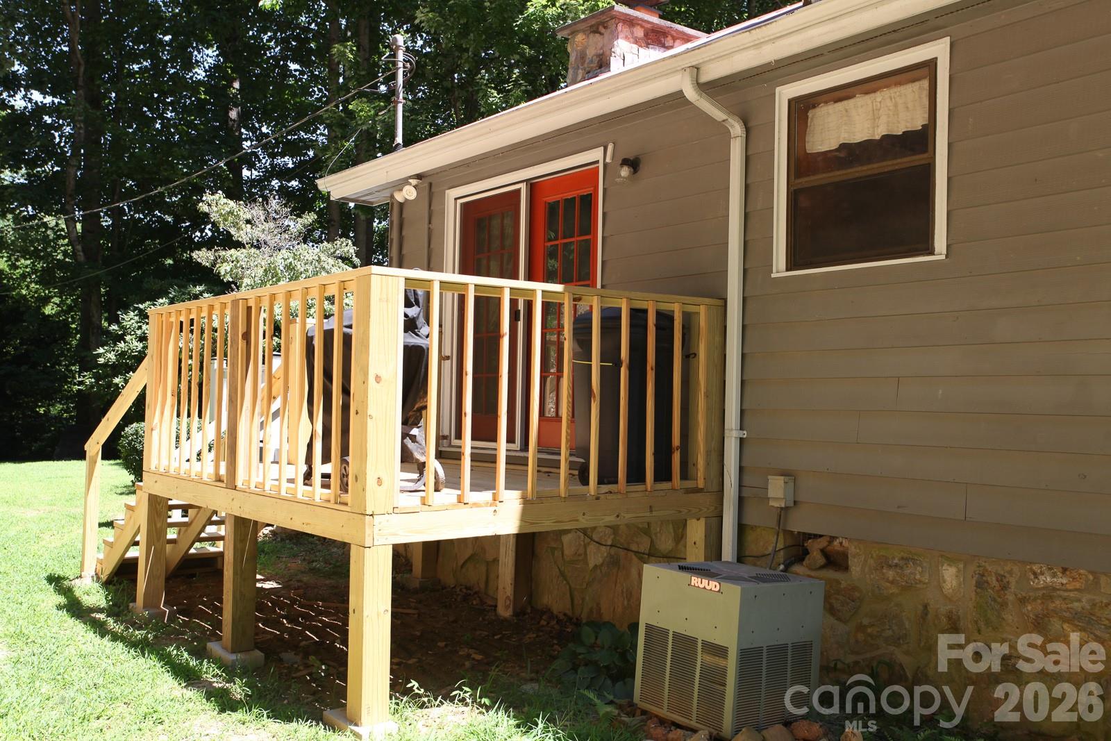 146 W Stecoah Heights — Robbinsville