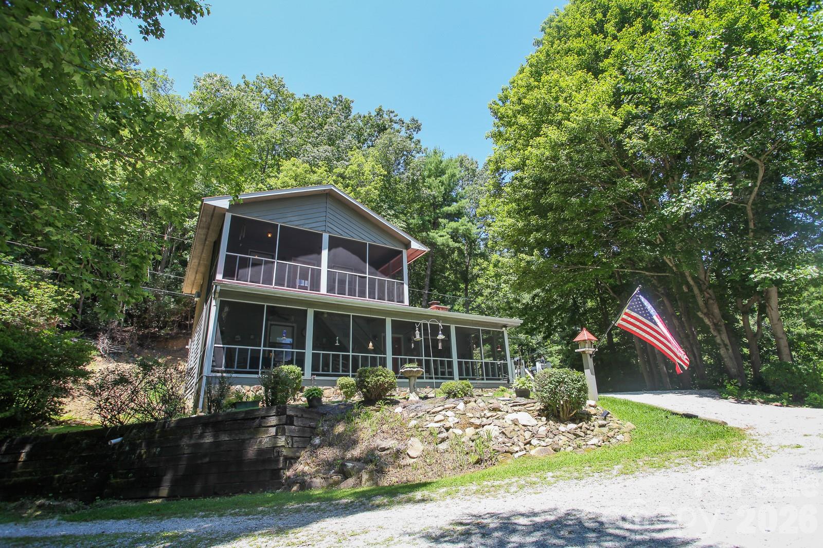 146 W Stecoah Heights — Robbinsville