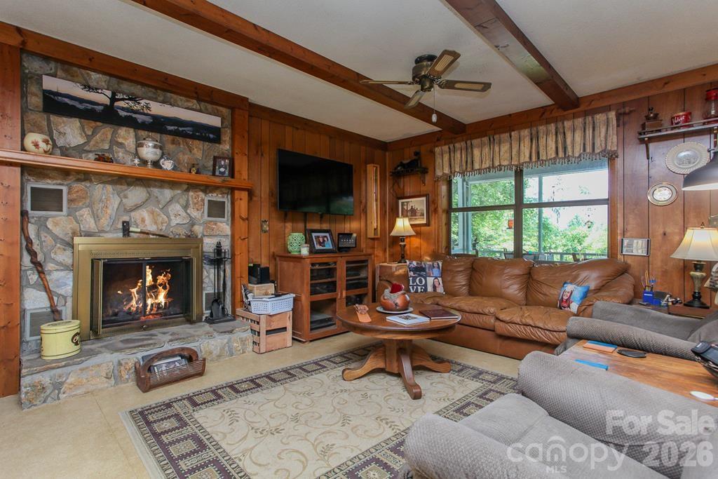 146 W Stecoah Heights — Robbinsville
