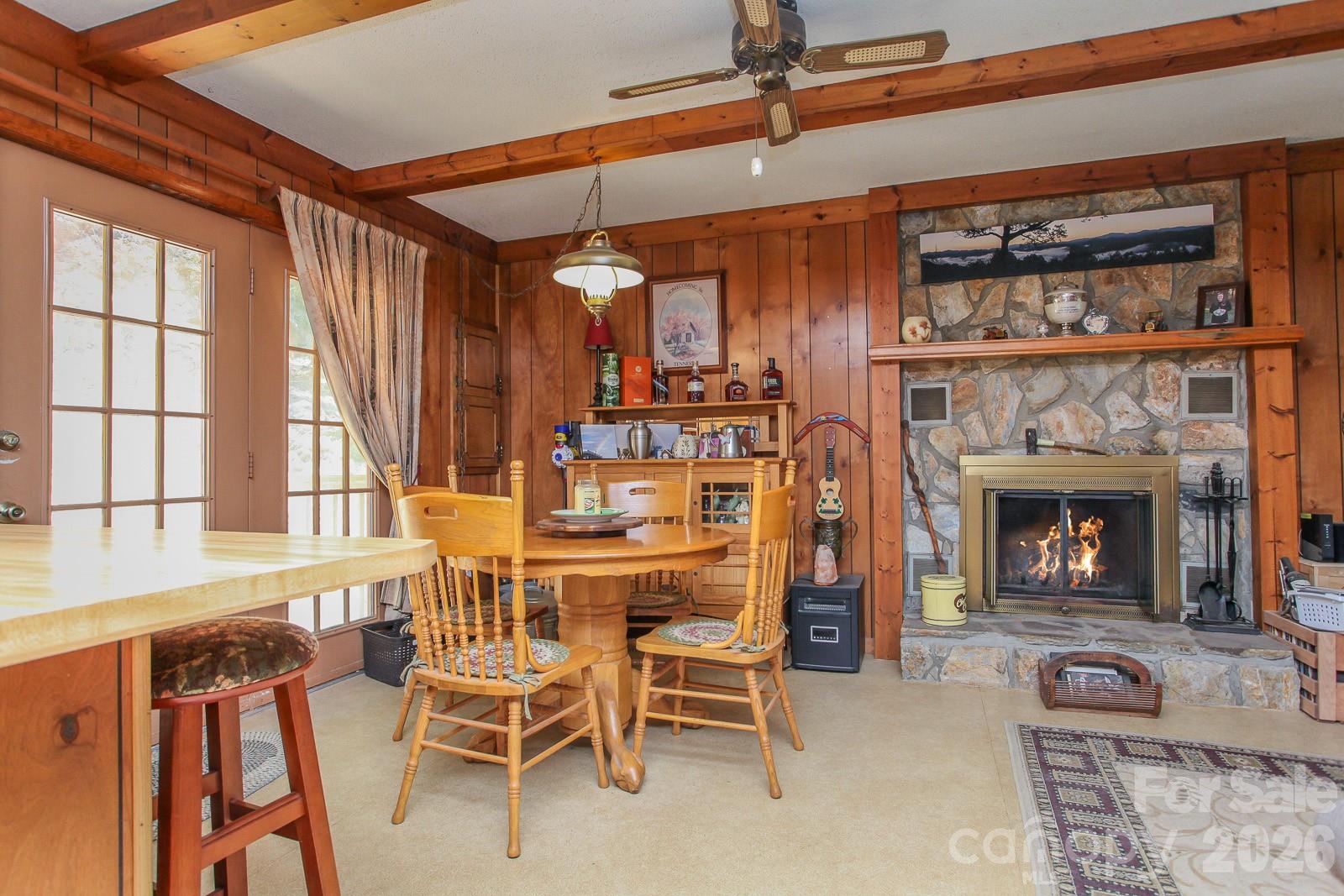 146 W Stecoah Heights — Robbinsville