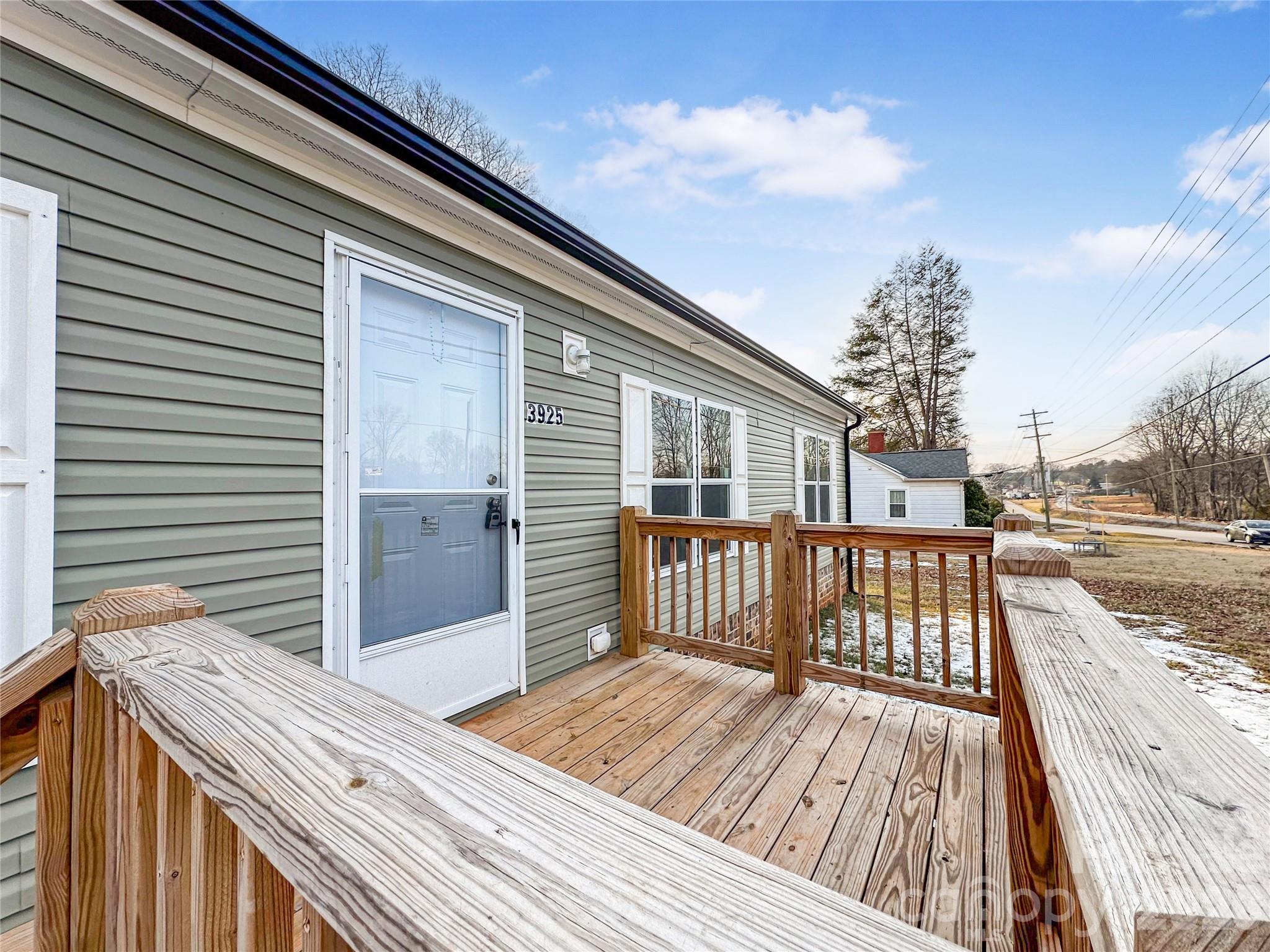 3925 Taylorsville Highway — Statesville