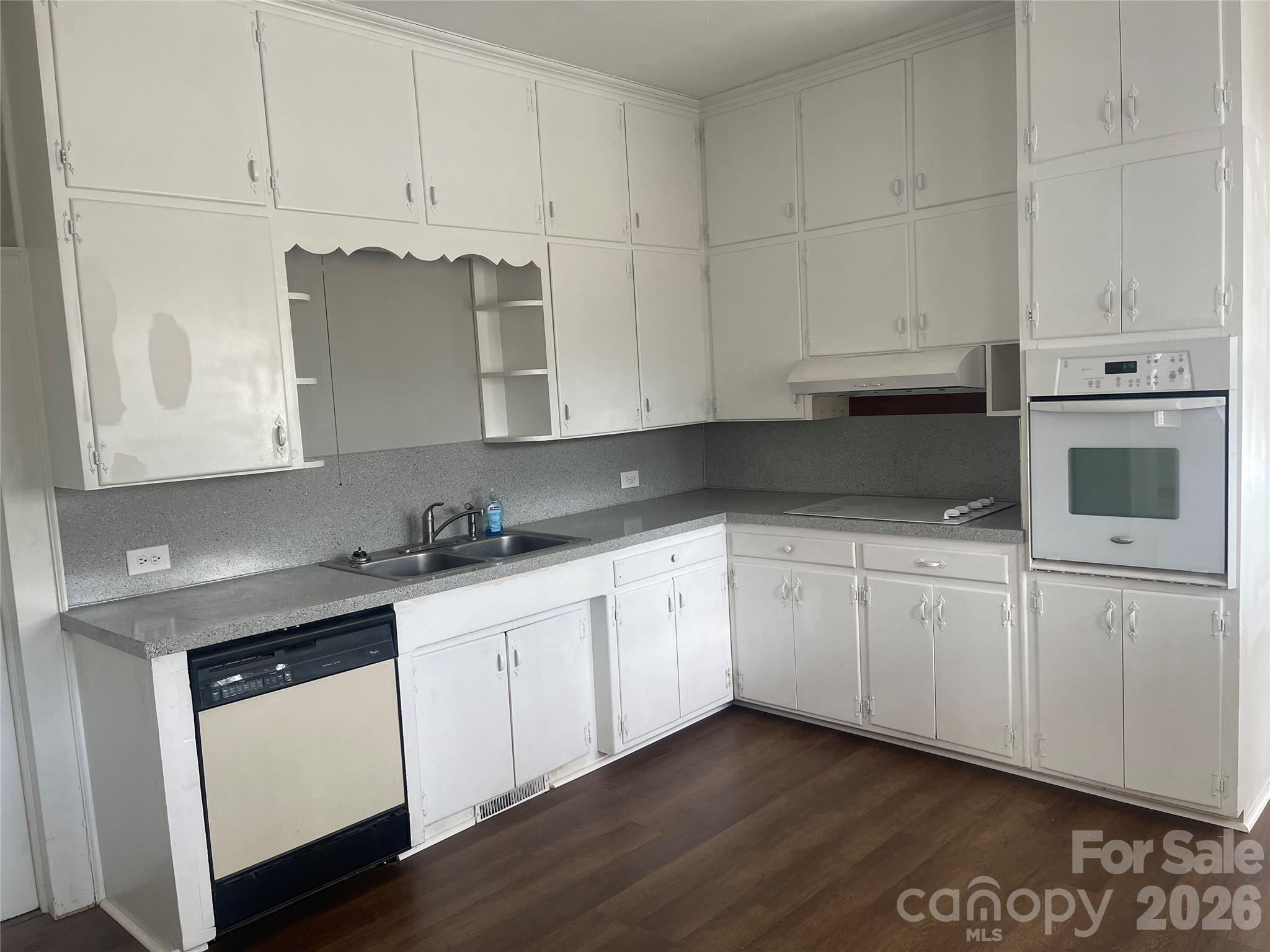 110 N Academy Street — Mooresboro