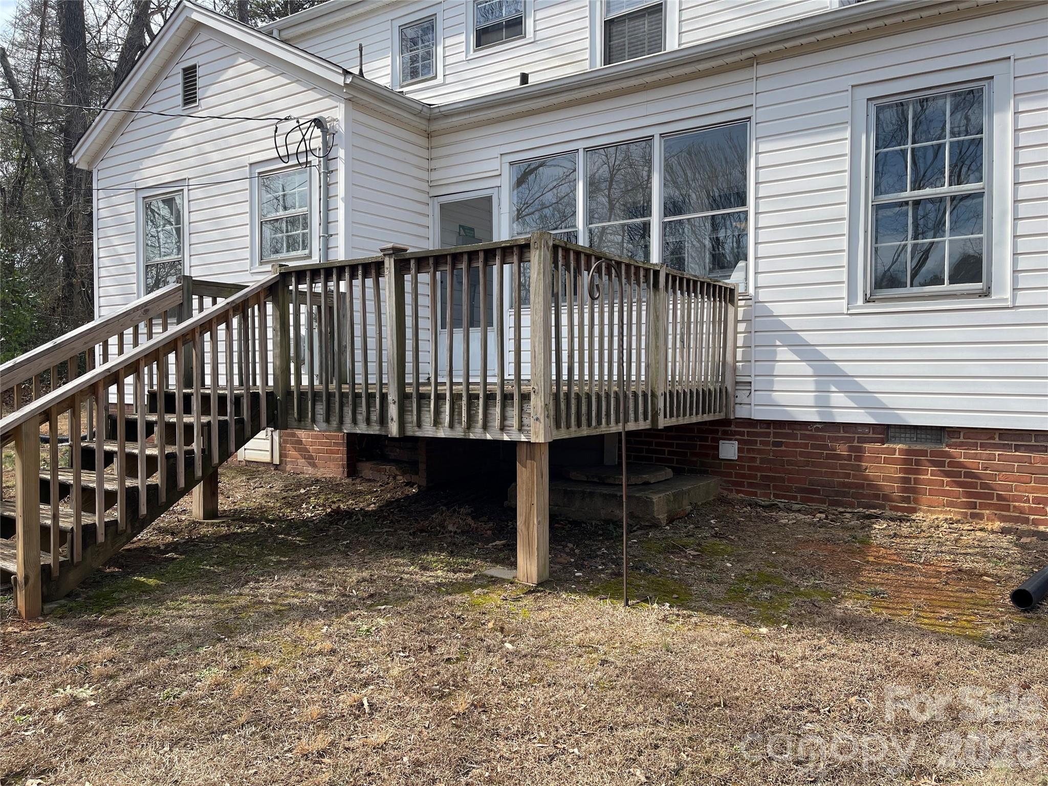 110 N Academy Street — Mooresboro