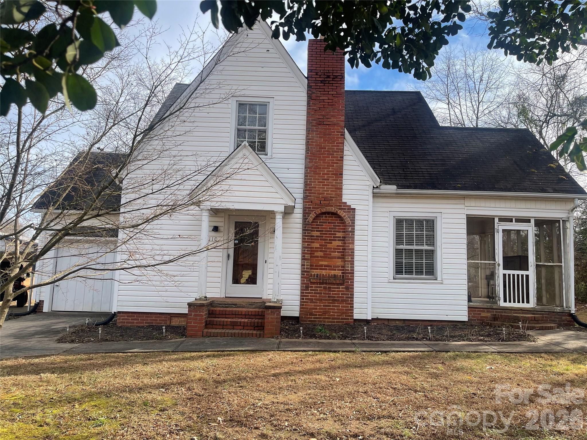 110 N Academy Street — Mooresboro