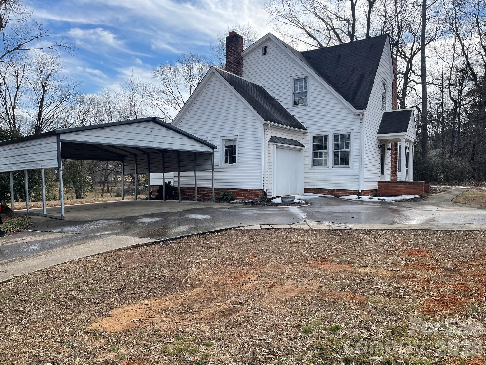 110 N Academy Street — Mooresboro