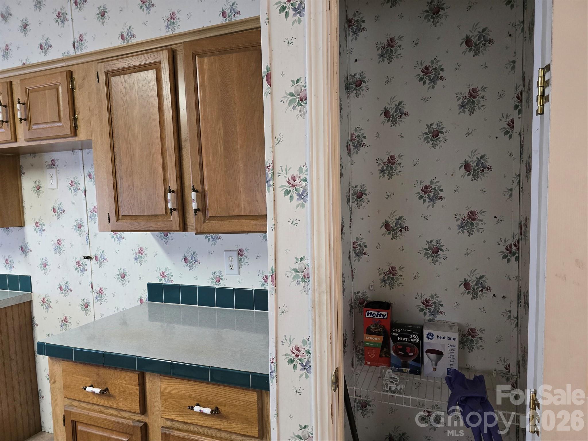 285 Skyuka Road — Statesville