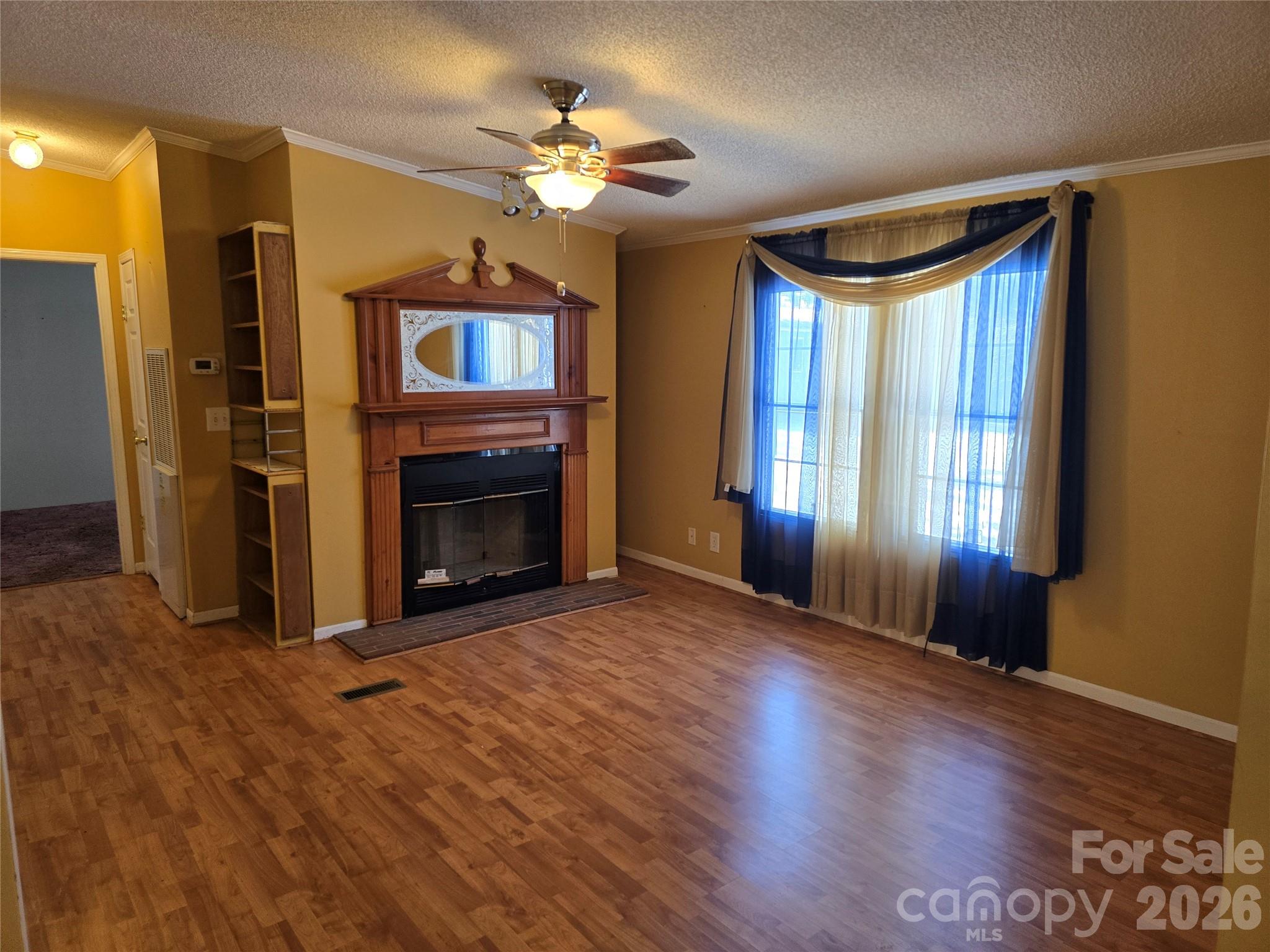 285 Skyuka Road — Statesville