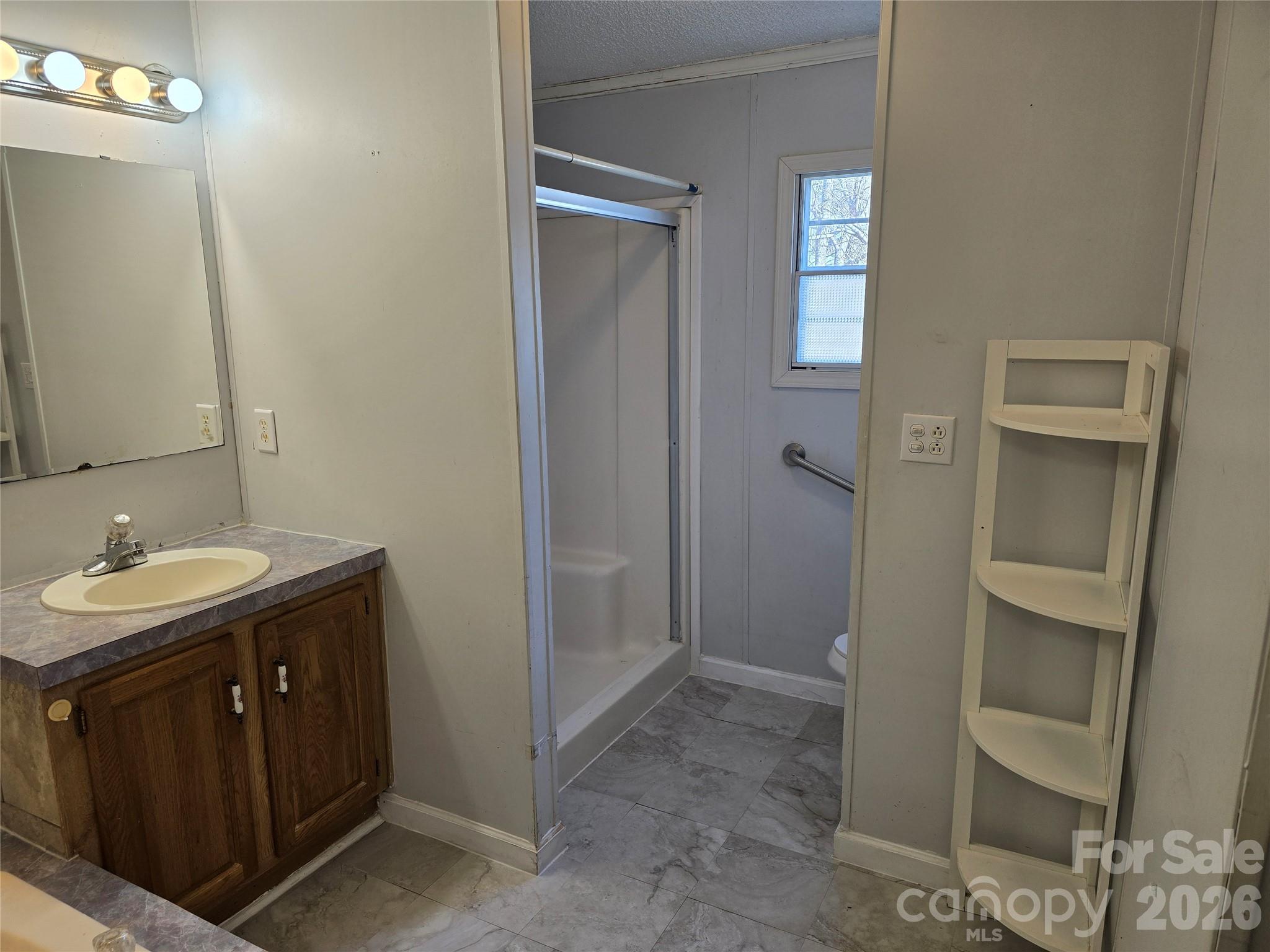 285 Skyuka Road — Statesville