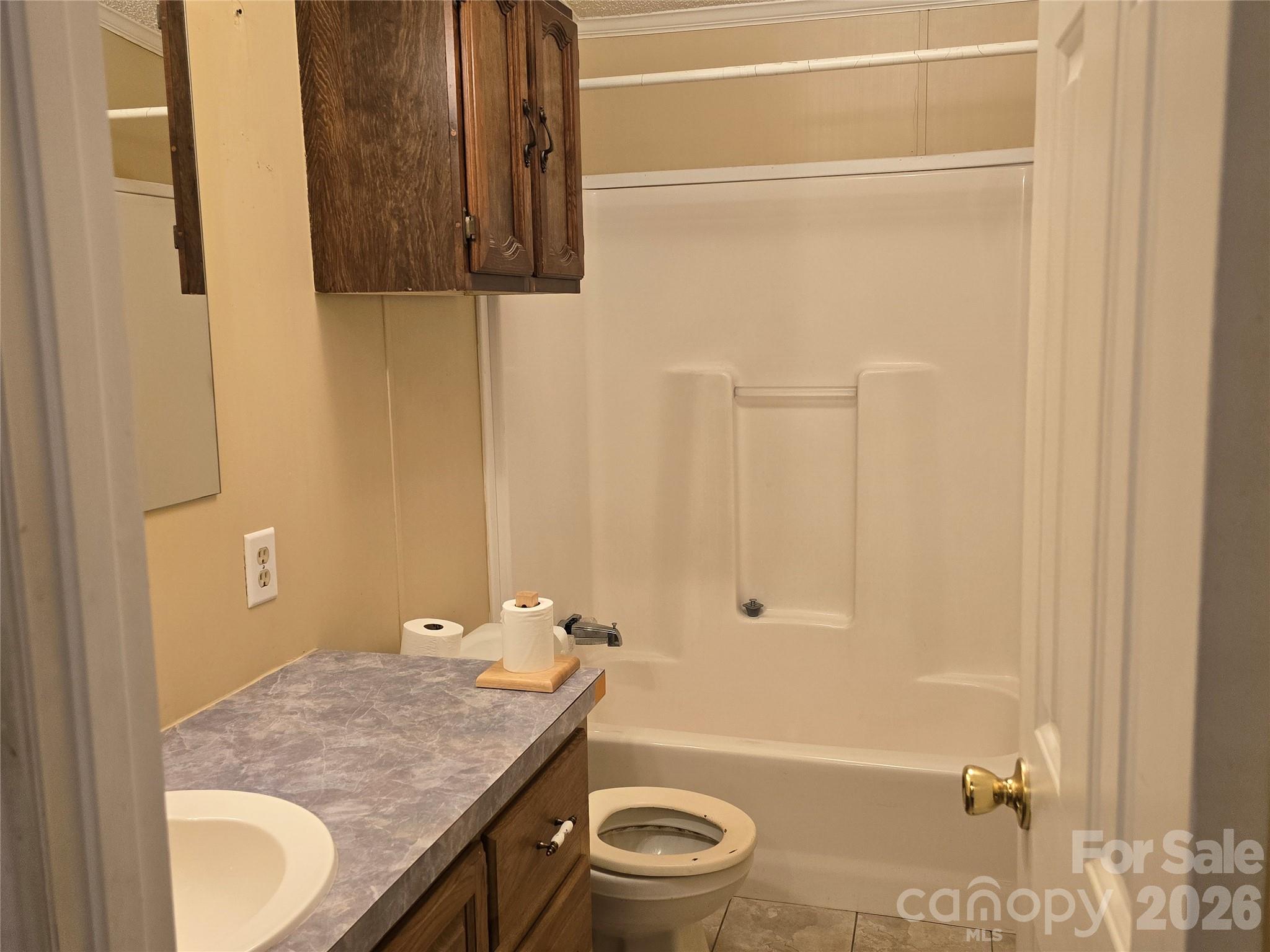 285 Skyuka Road — Statesville
