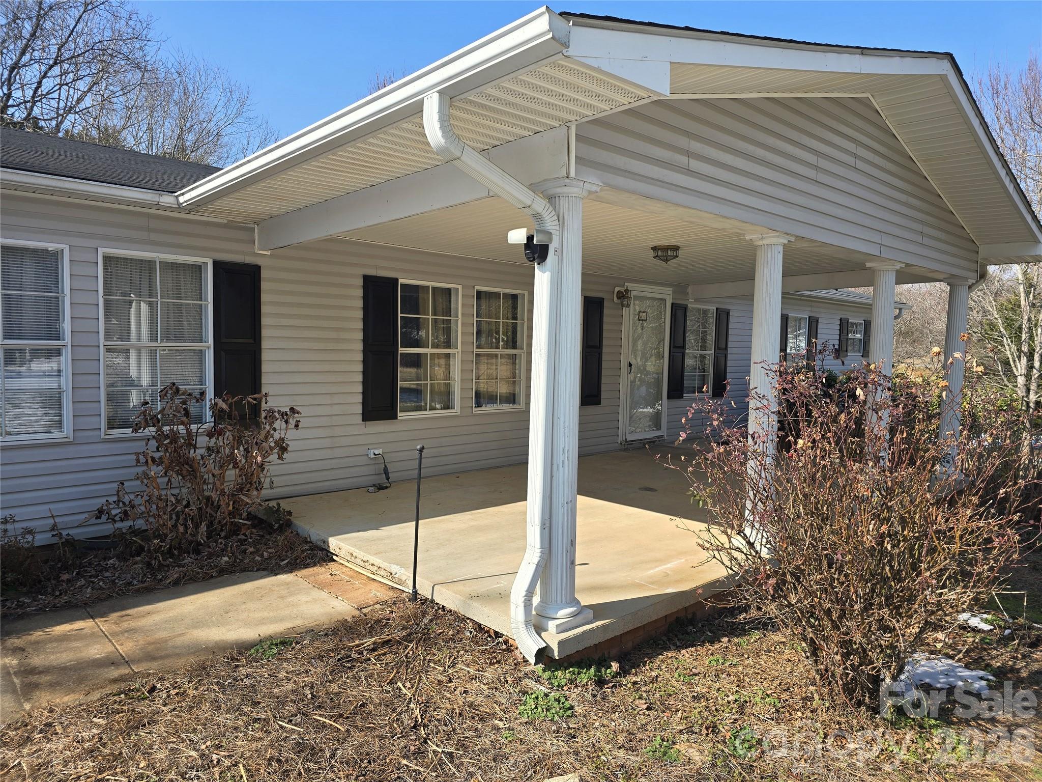 285 Skyuka Road — Statesville