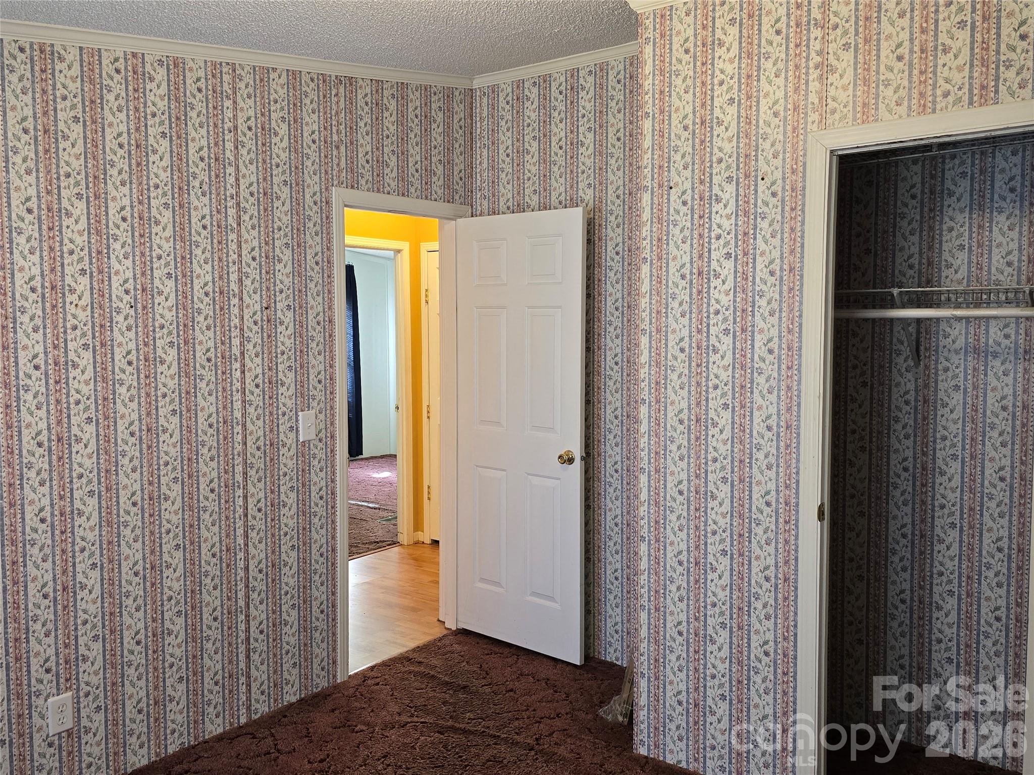 285 Skyuka Road — Statesville