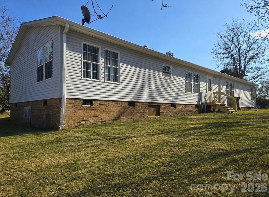 285 Skyuka Road — Statesville