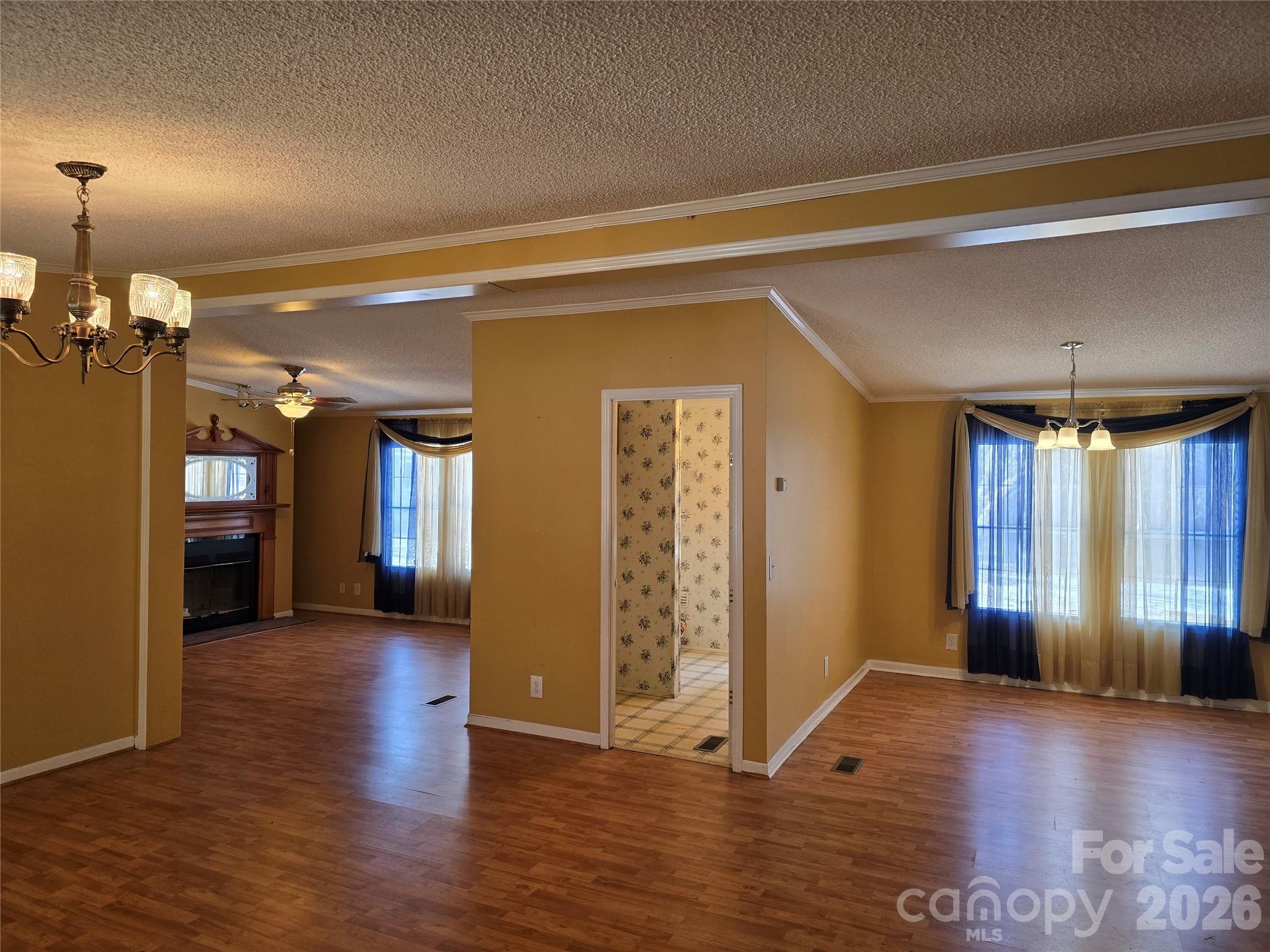 285 Skyuka Road — Statesville