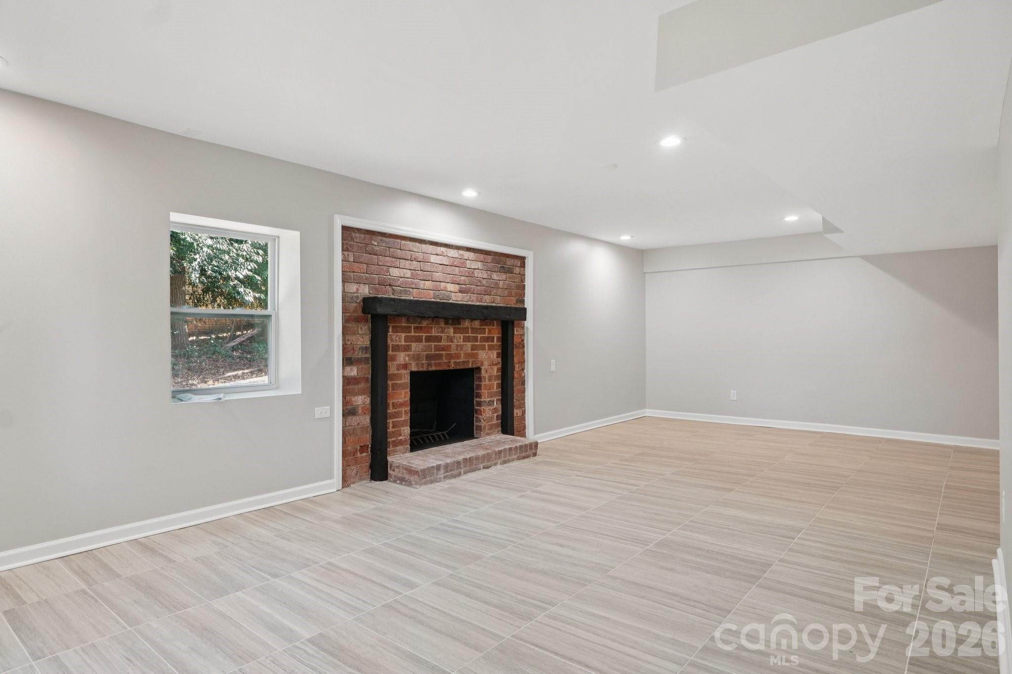 1216 Old Farm Road — Charlotte