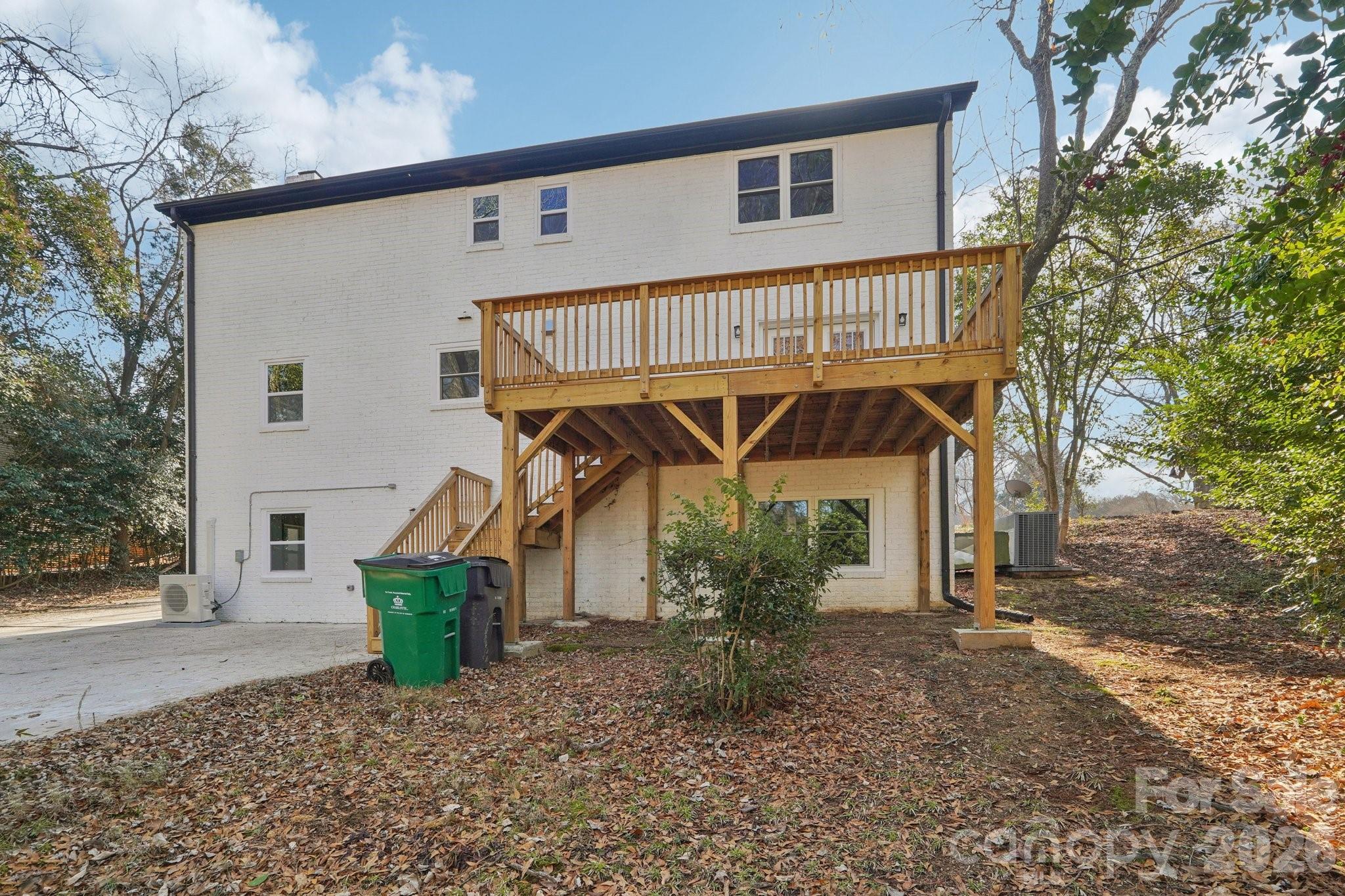 1216 Old Farm Road — Charlotte