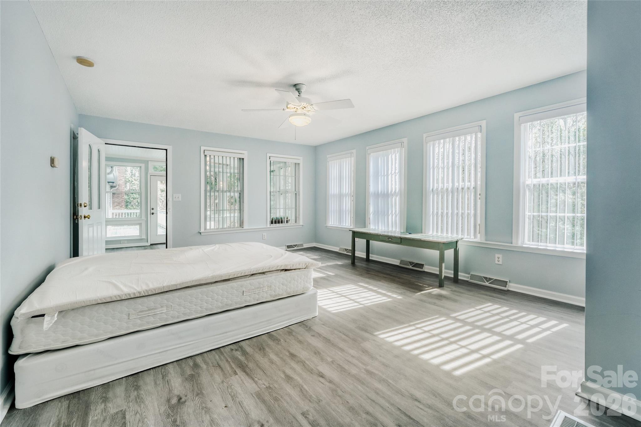104 McArthur Avenue SE — Concord