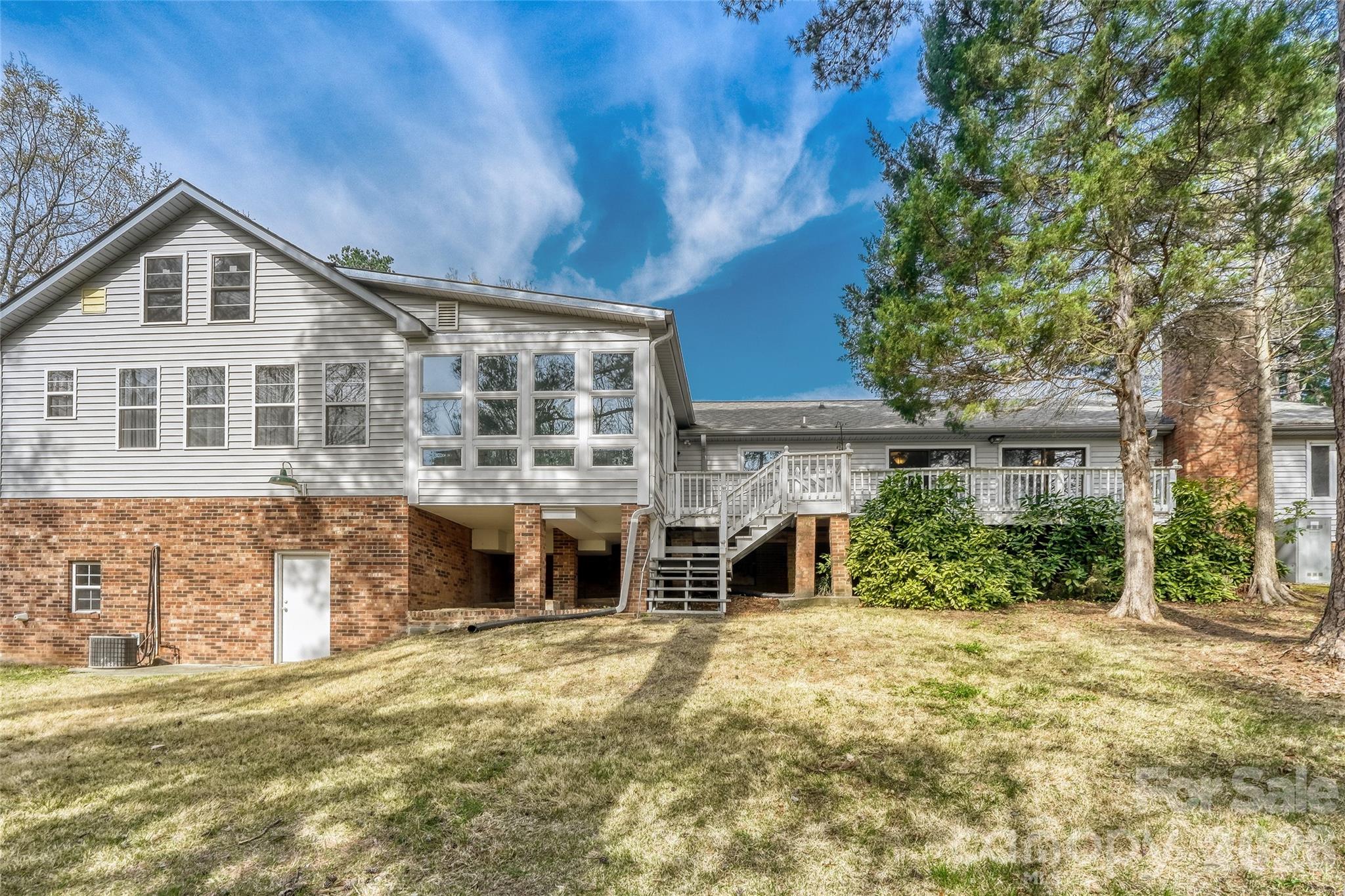 104 McArthur Avenue SE — Concord