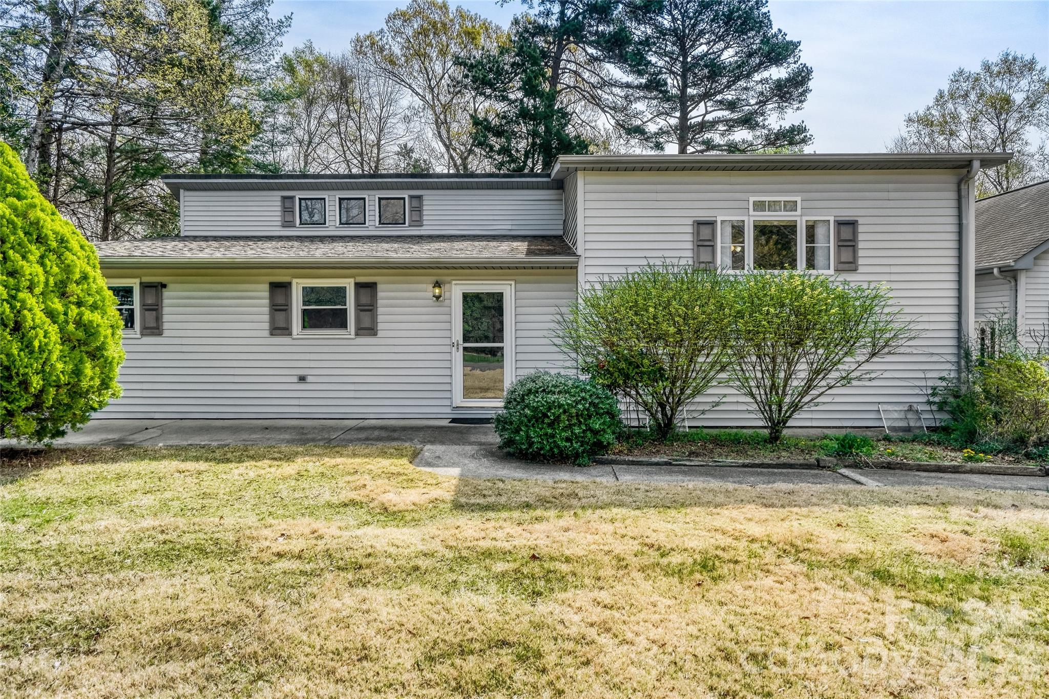 104 McArthur Avenue SE — Concord