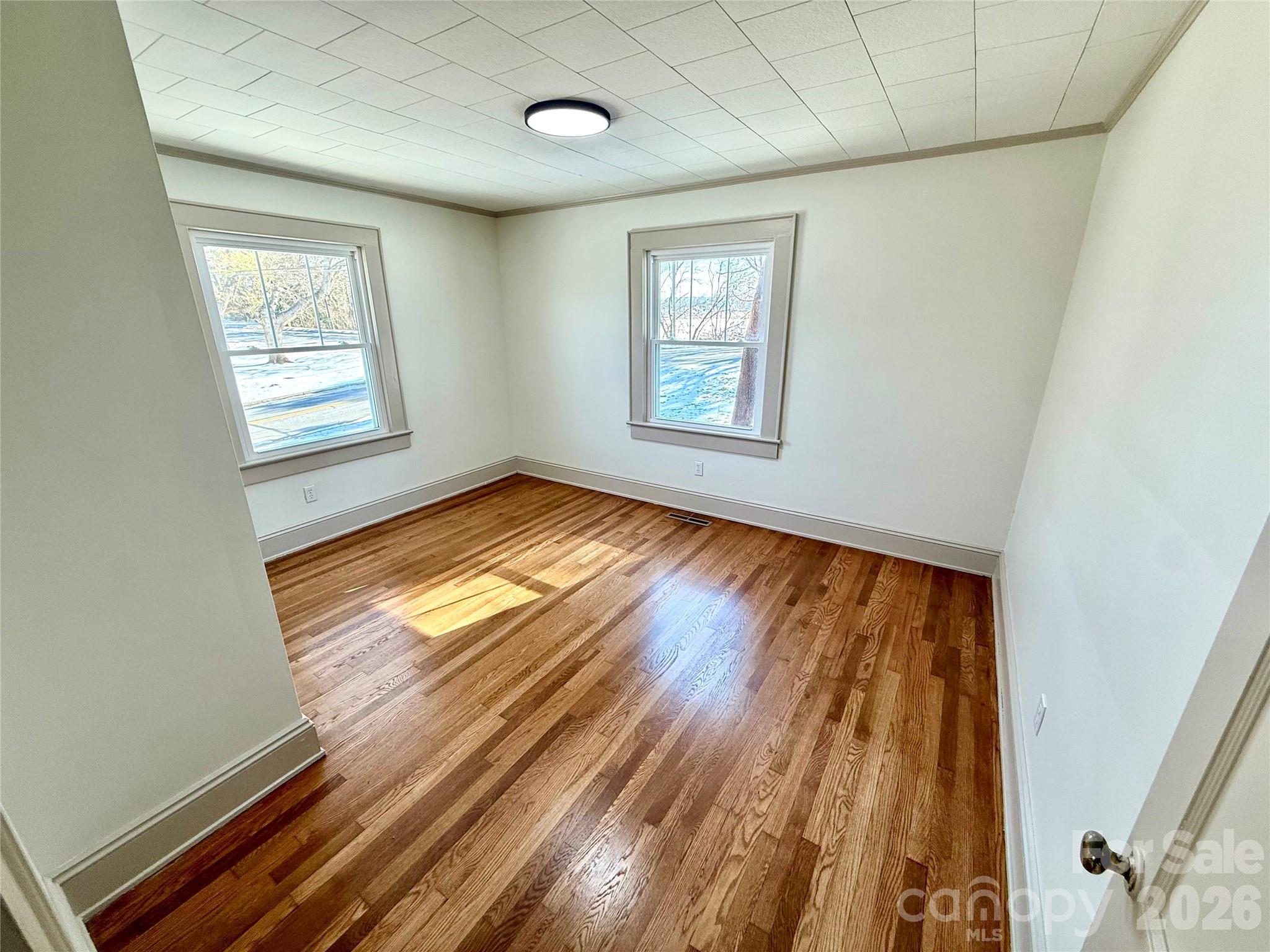 531 21st Avenue NE — Hickory