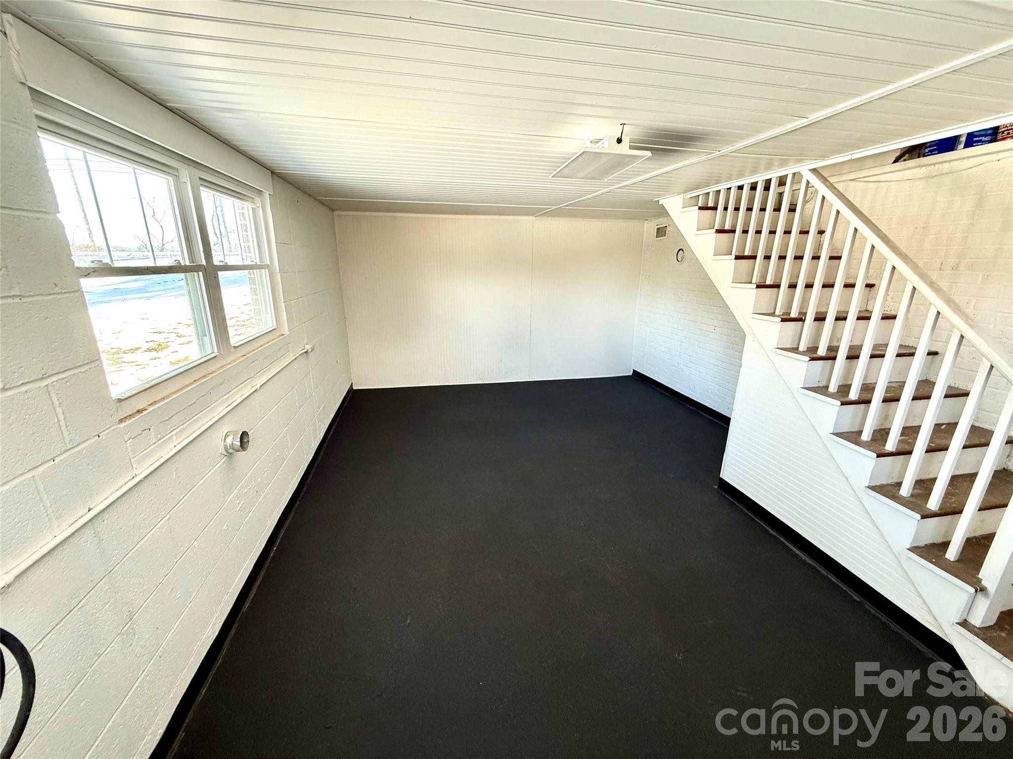 531 21st Avenue NE — Hickory