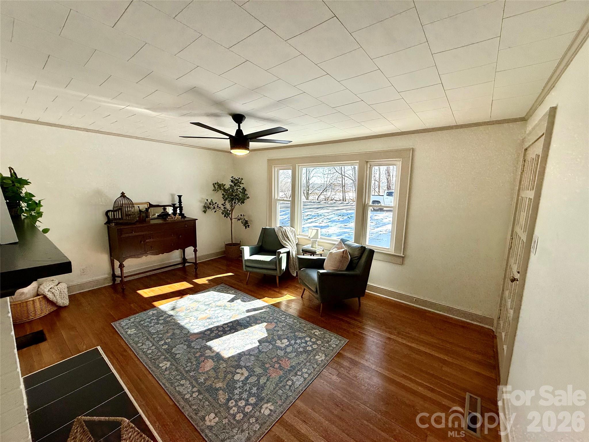 531 21st Avenue NE — Hickory
