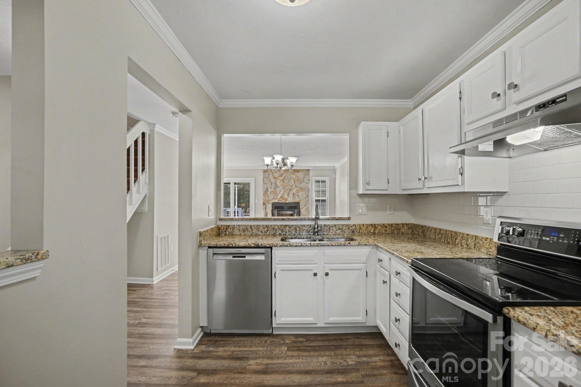 8221 Circle Tree Lane — Charlotte