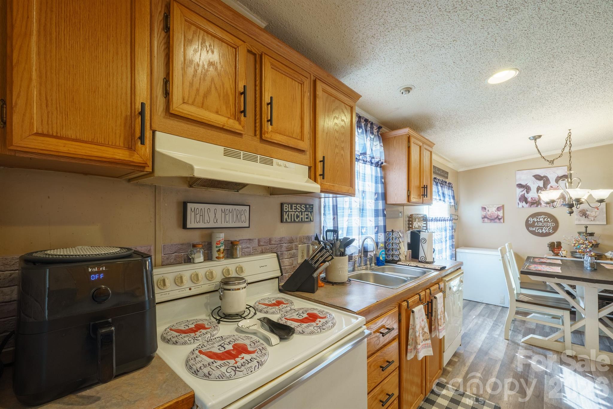 1049 Ramsey Street — Stanley