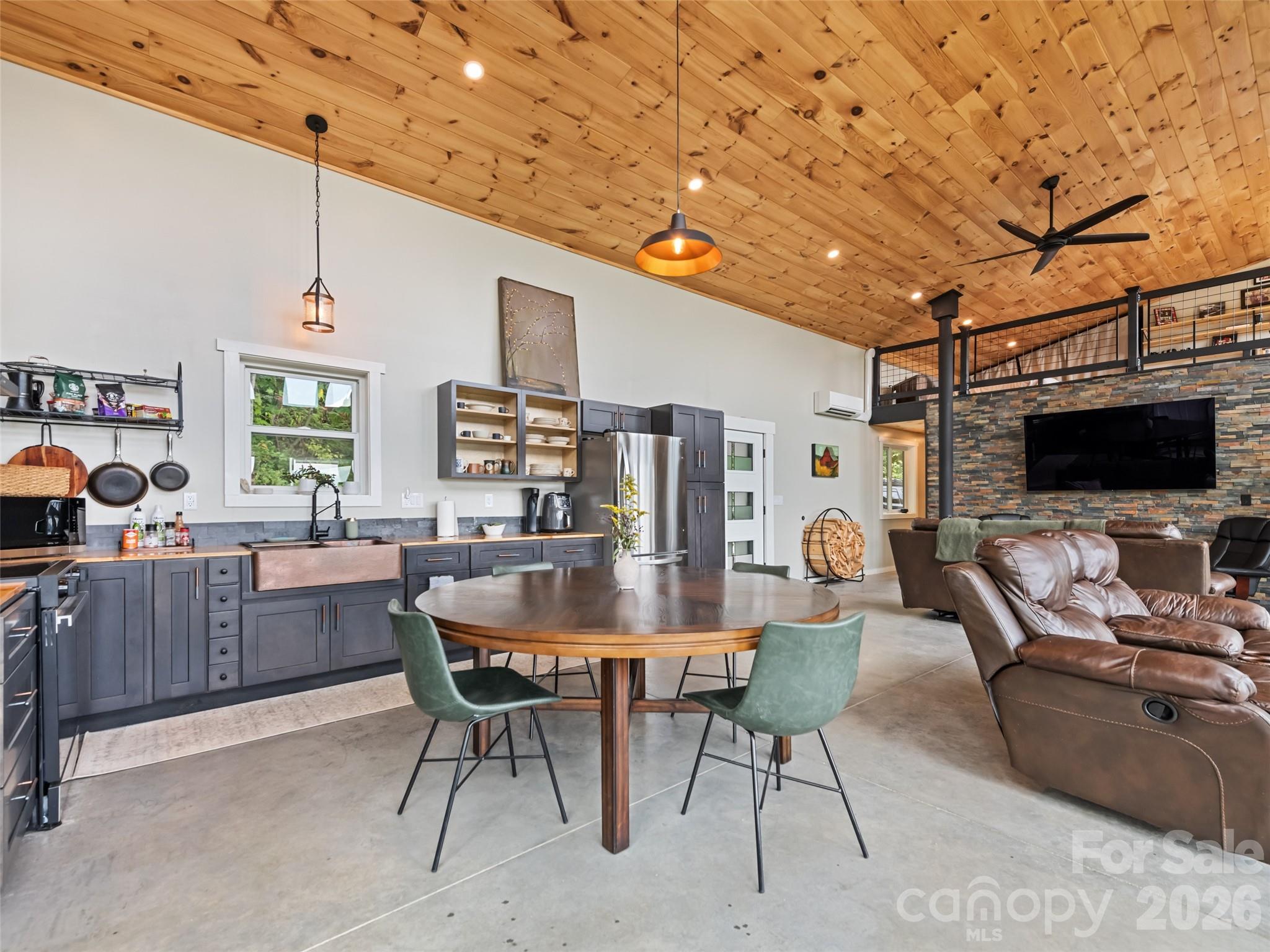 1225 Clark Road — Clyde