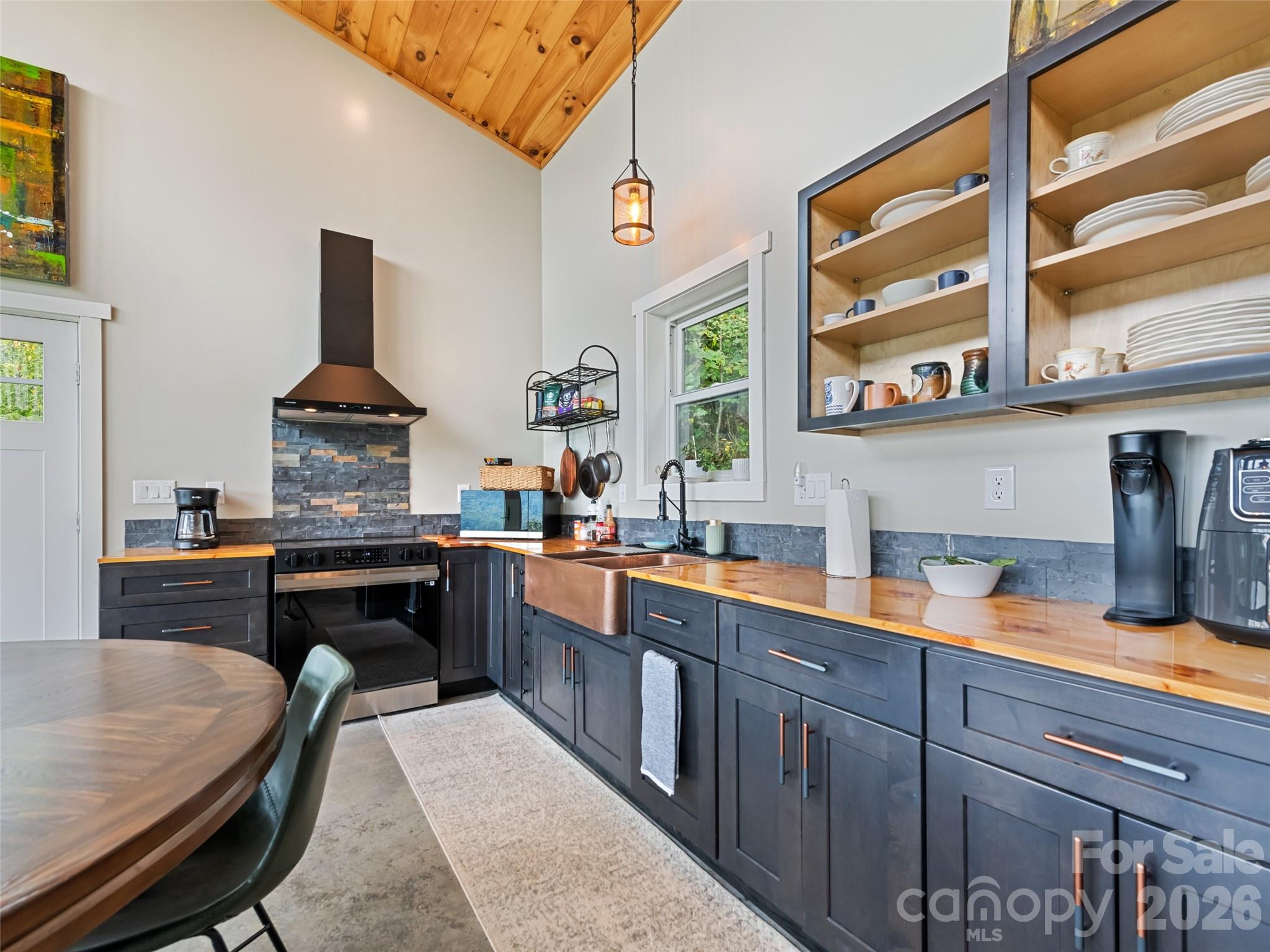 1225 Clark Road — Clyde