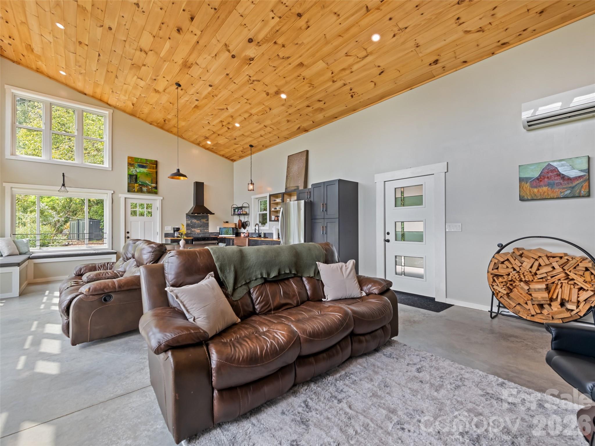 1225 Clark Road — Clyde