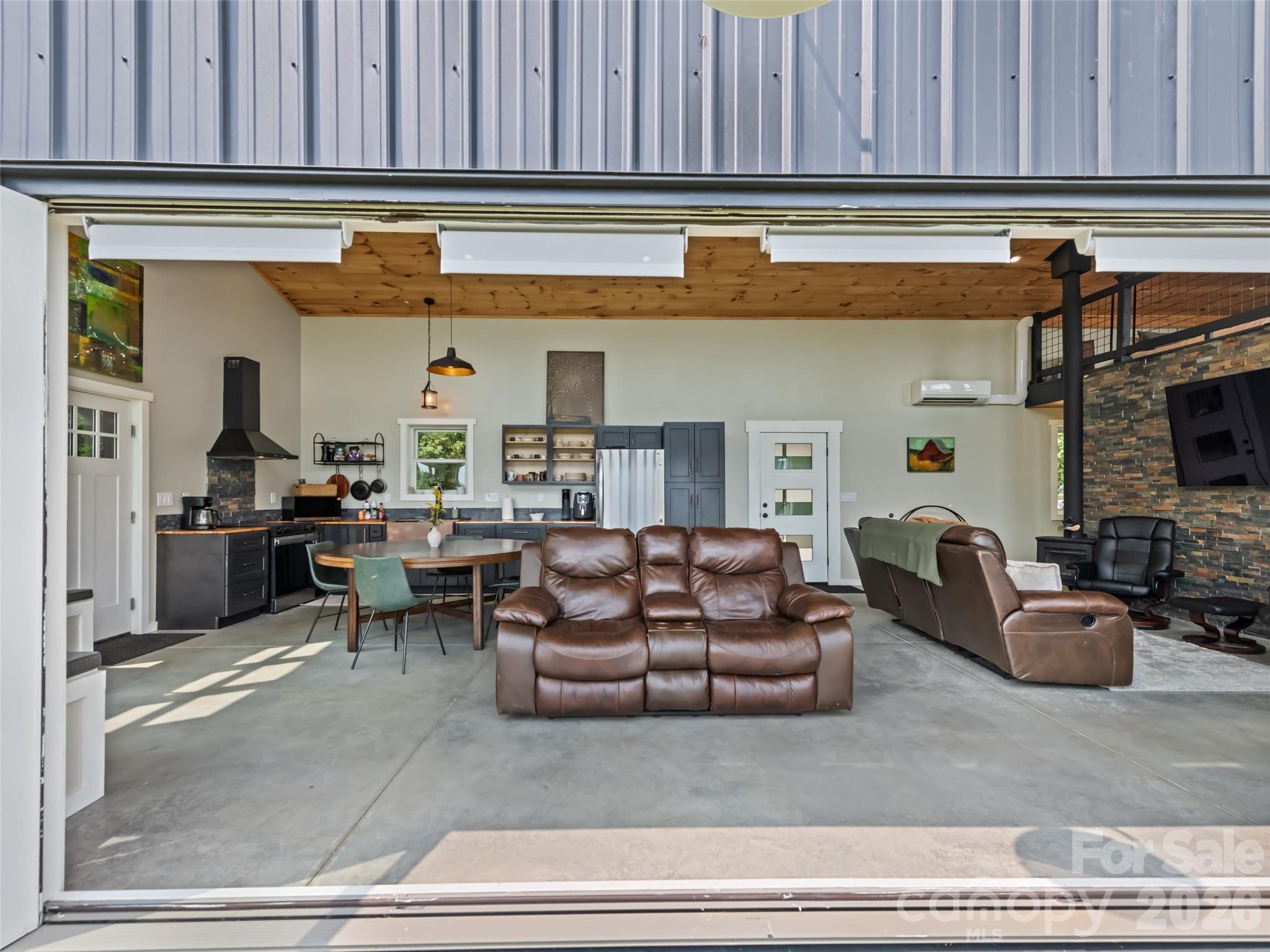 1225 Clark Road — Clyde
