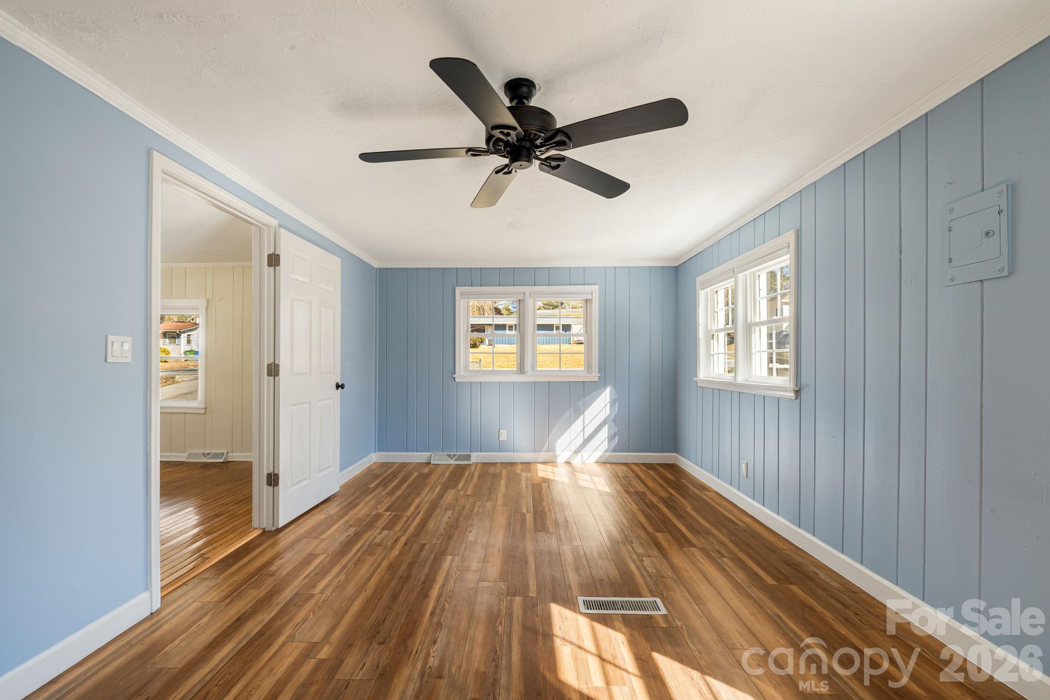 1015 Mountain View Street — Hendersonville