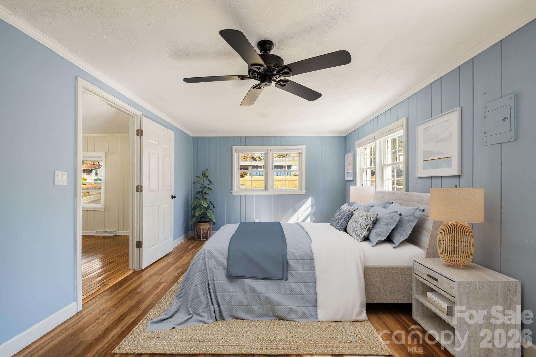 1015 Mountain View Street — Hendersonville
