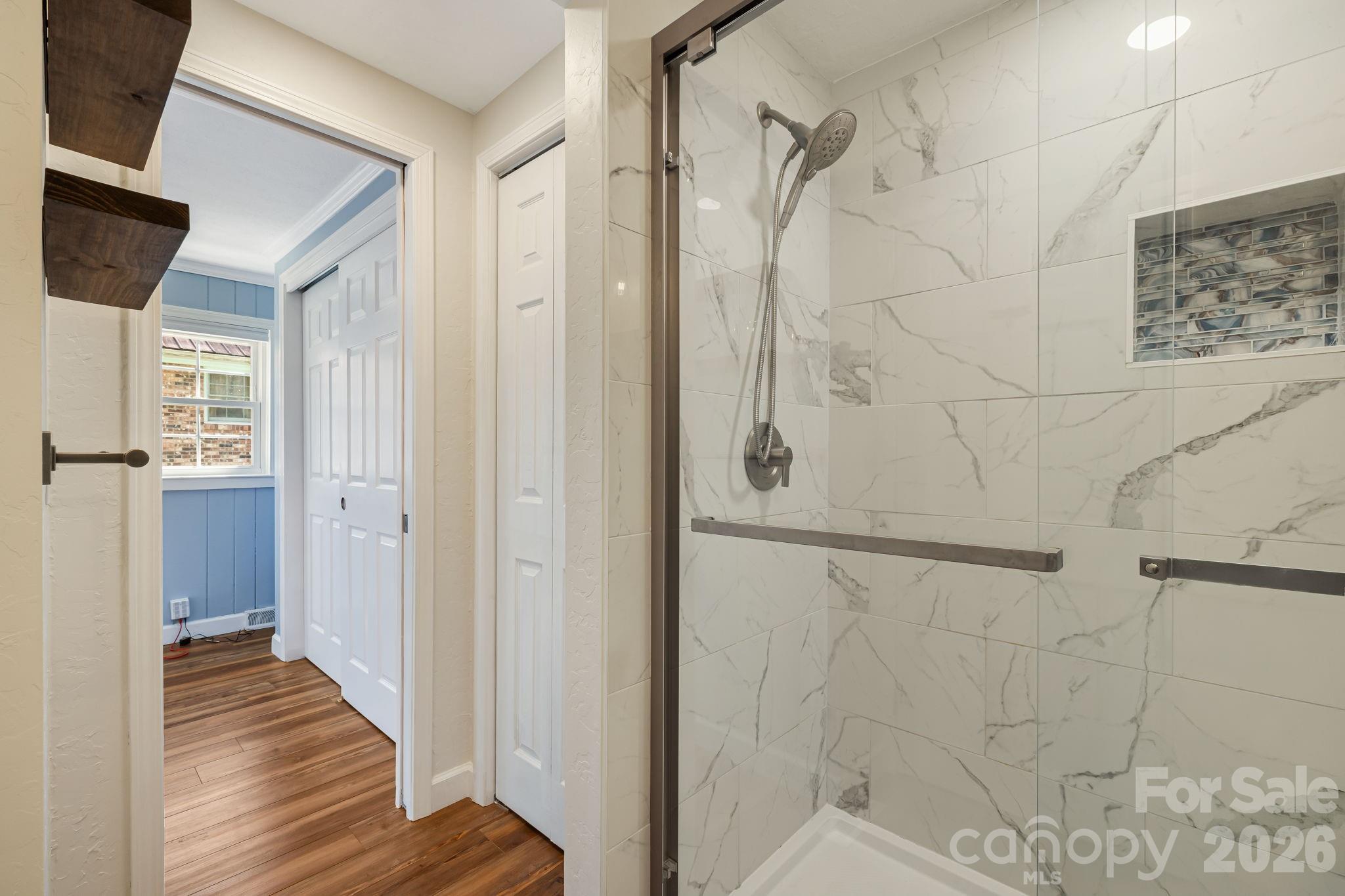 1015 Mountain View Street — Hendersonville